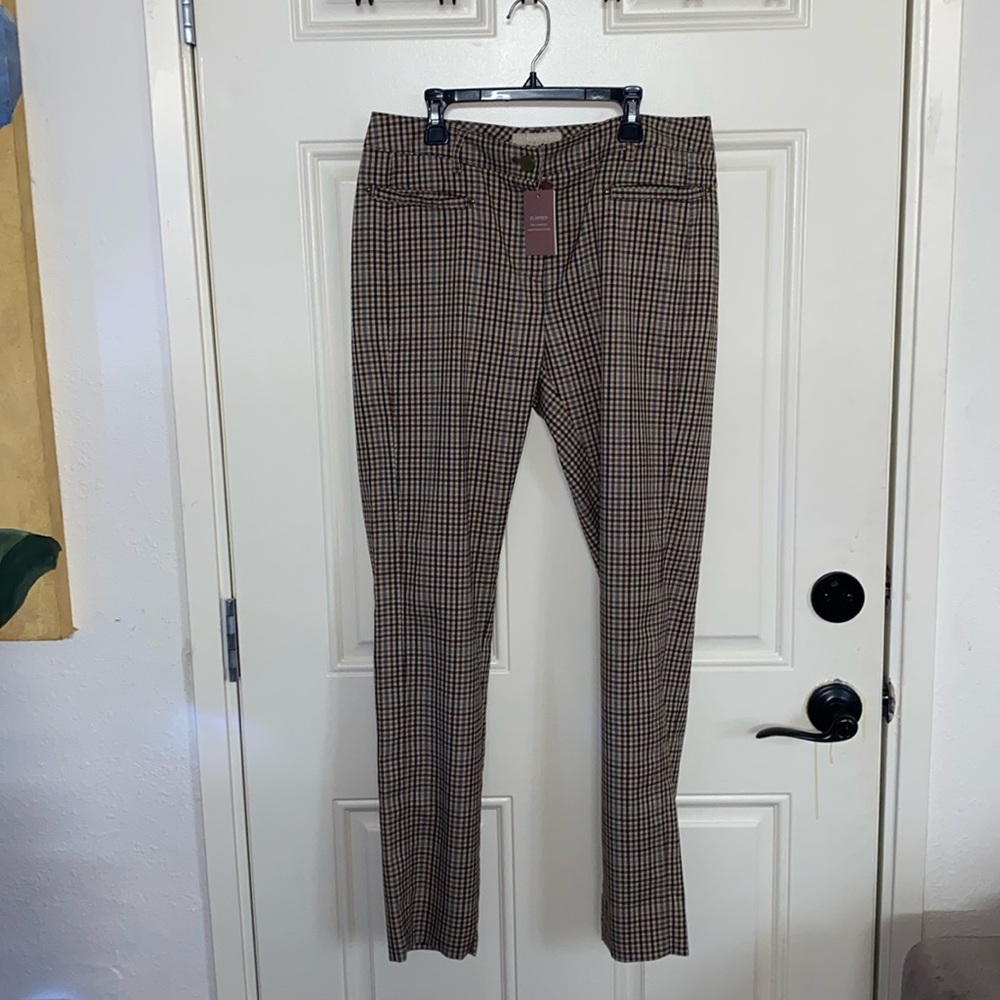 TRUCCO Dark checkered Pants
Tan/Brown/Grey
Size 30 inch waist
Has fake pockets